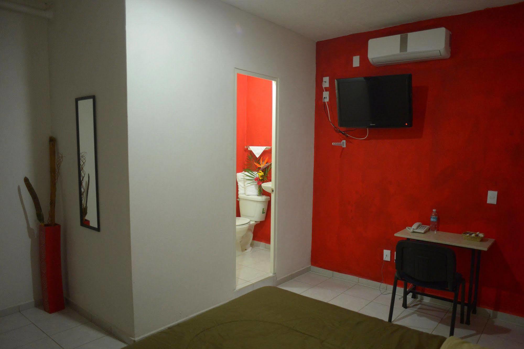 Hotel Plaza Providencia Ixtapa  Esterno foto